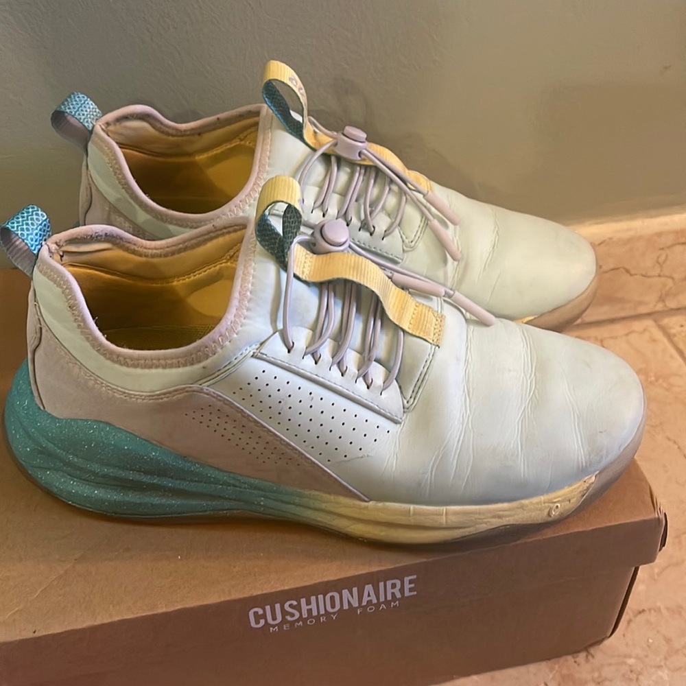 Clove nursing shoes, light wear, easy to clean. Machine washable